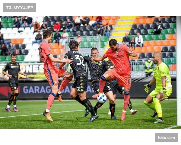 都灵1-5主场惨败科莫 后防线崩盘暴露问题